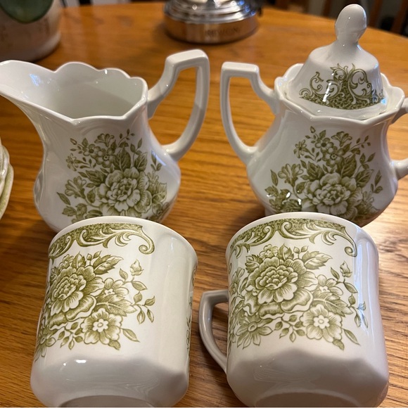 Green - Picture 10 of 12